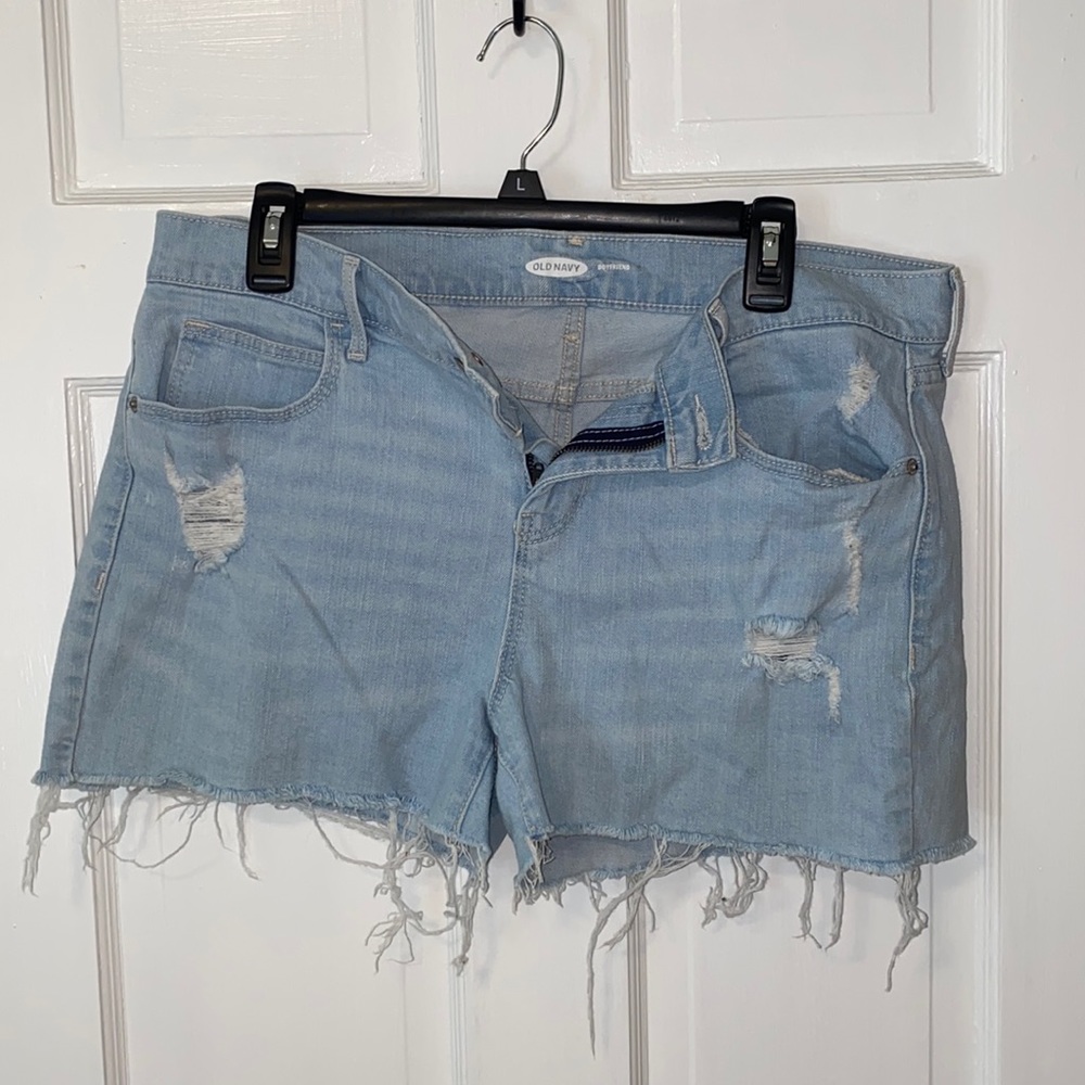 Womens Boyfriend Style Jean Shorts, light wash size 12